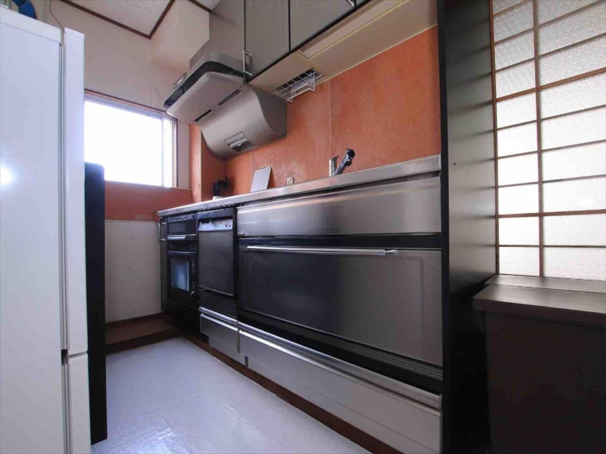 Goraku Shinfu-Kae Apartment Осака Екстериор снимка